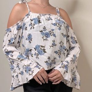 American Eagle 🦅 floral top